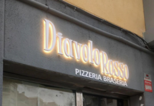 Rótulos en Terrassa de la pizzeria Diavolo Rosso